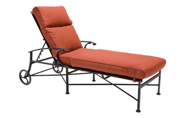 CHAISE LOUNGE