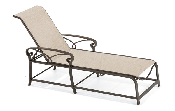 CHAISE LOUNGE