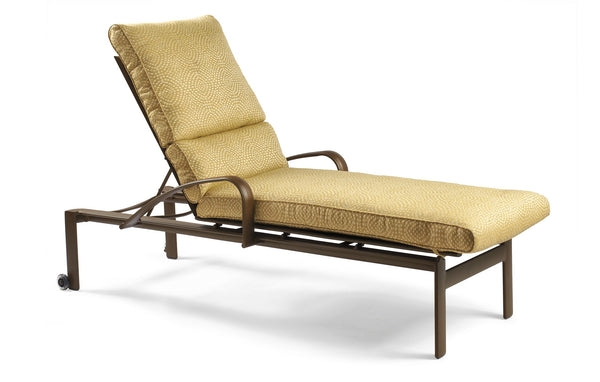 CHAISE LOUNGE WITH SKATE WHEELS