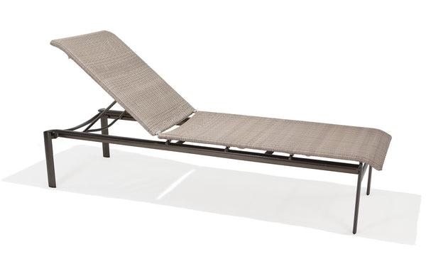 ARMLESS STACK CHAISE